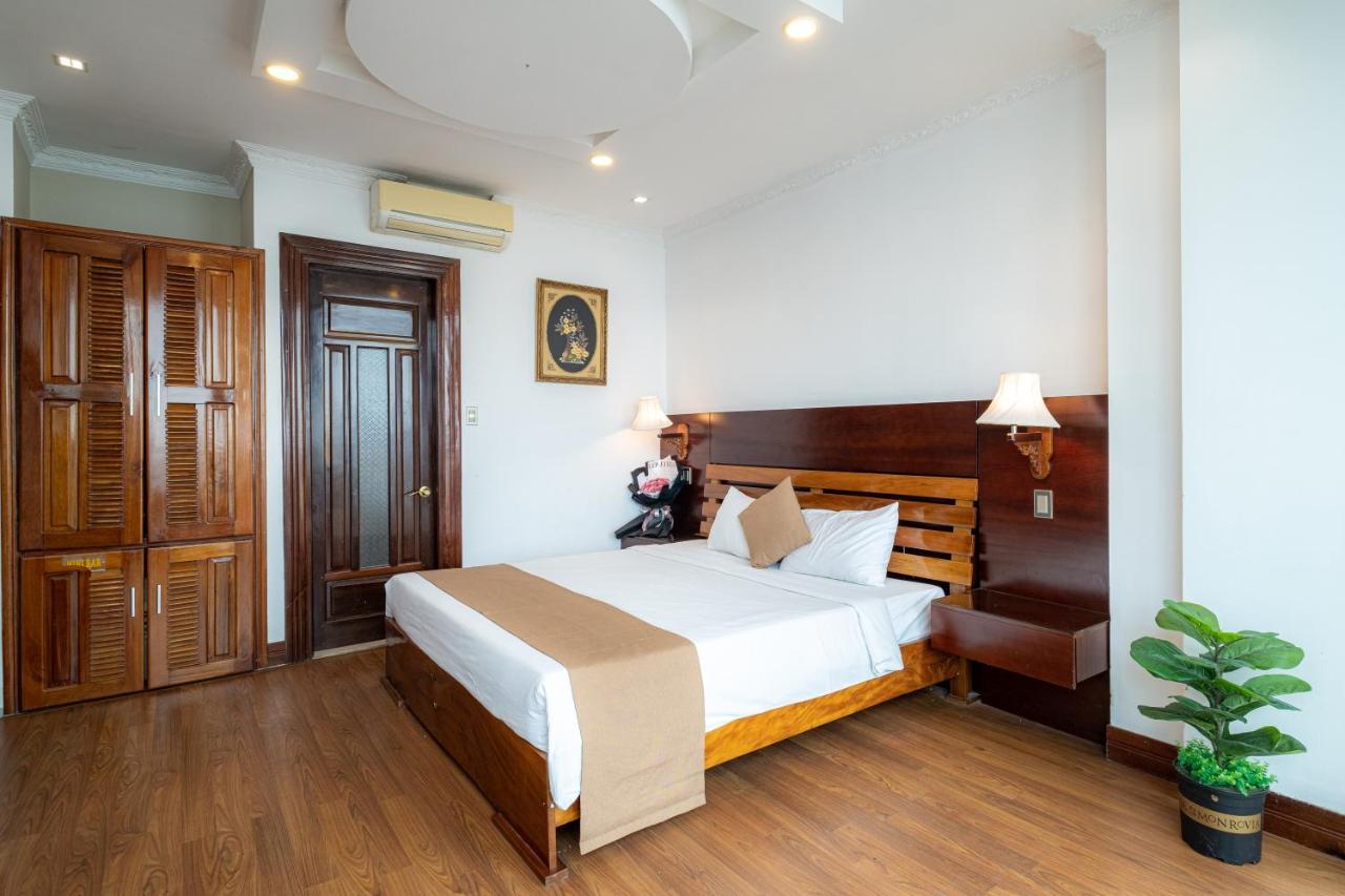 Khách sạn Adina 3*